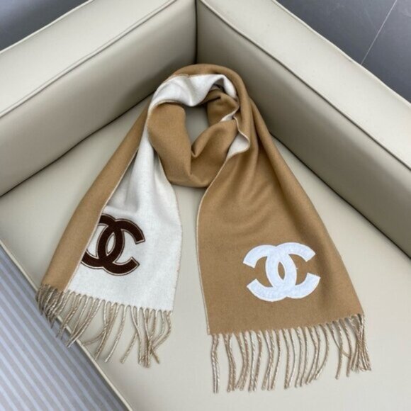 Chanel Opulent Two-Tone Wrap - Picture 2 of 7